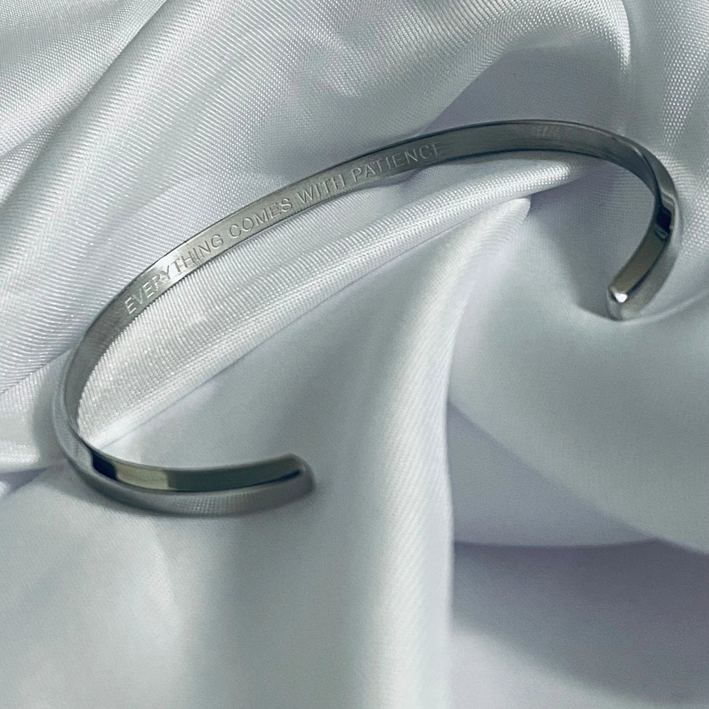 "Alles komt met geduld" - Cuff Armband